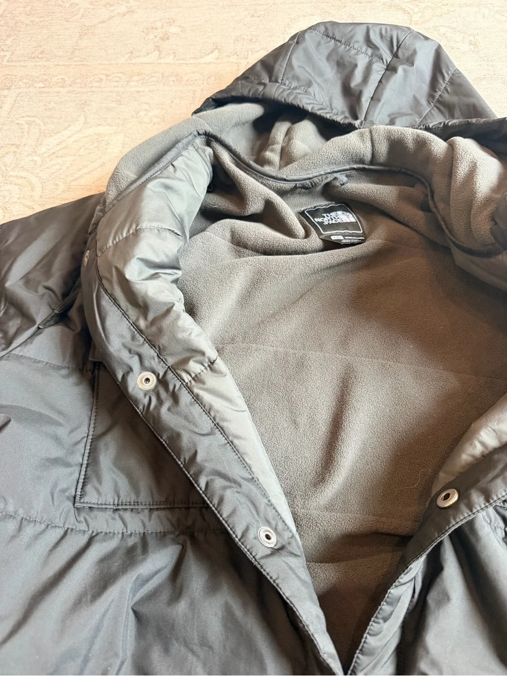 The North Face Men's Meeks Black Hooded Quilted Puffer Jacket L snap closure